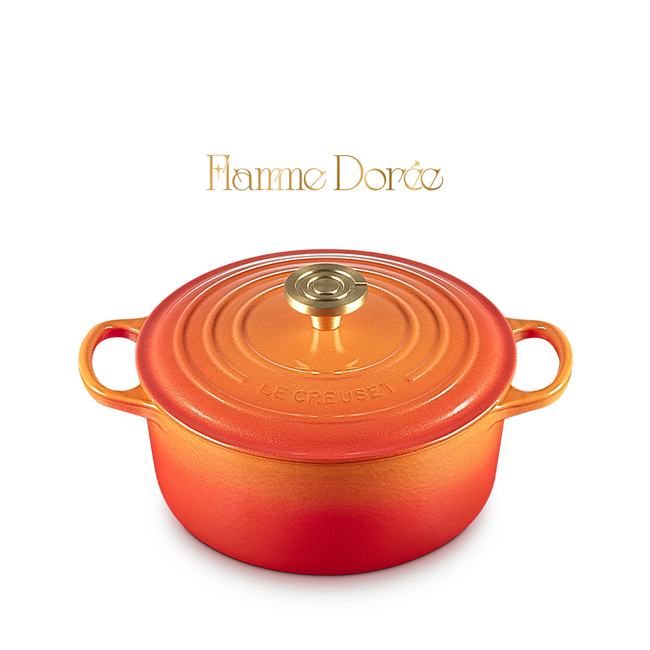 Cocottes en fonte et ustensiles de cuisine Le Creuset sur