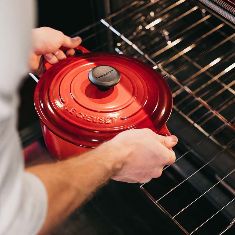 Cocotte ronde signature noir Le Creuset | La Redoute