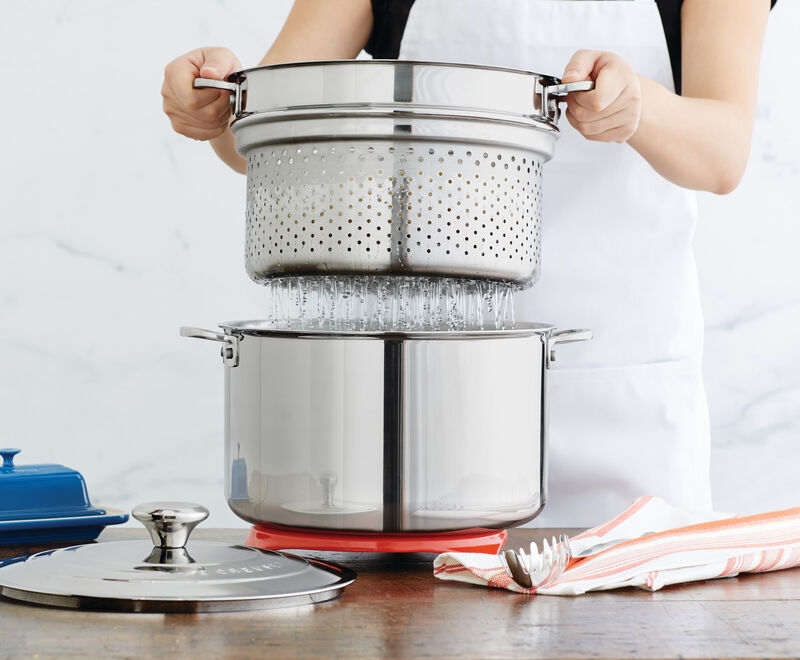 Faitout en acier inoxydable avec panier vapeur Le Creuset® Canada
