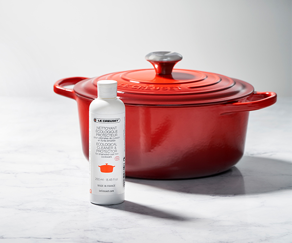 Articles de cuisson en fonte : nettoyage en profondeur