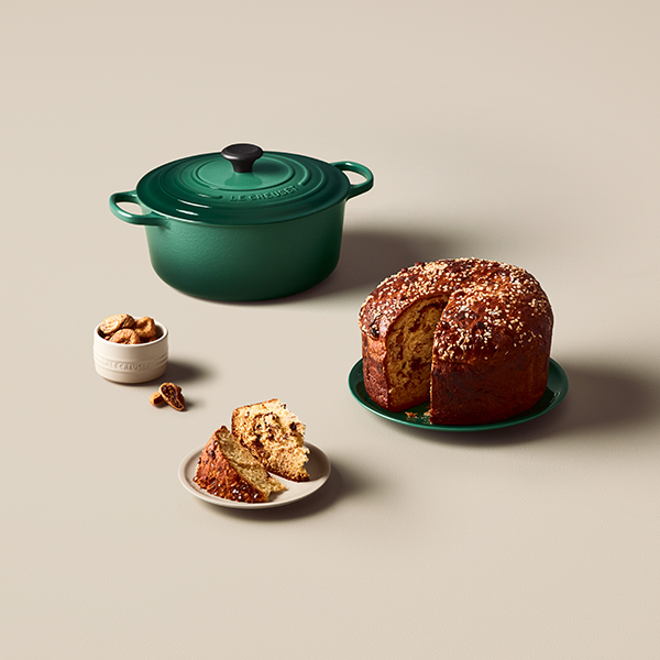 Panettone au chocolat noir avec figues et amandes