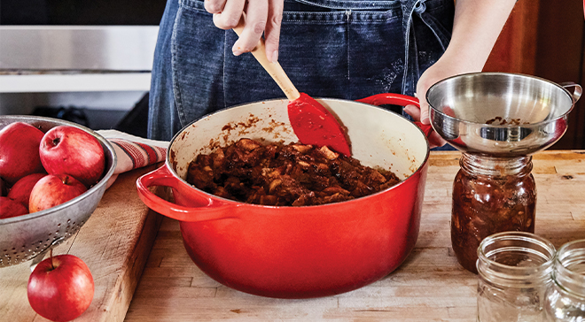 La cuisson en cocotte en fonte - Tom Press