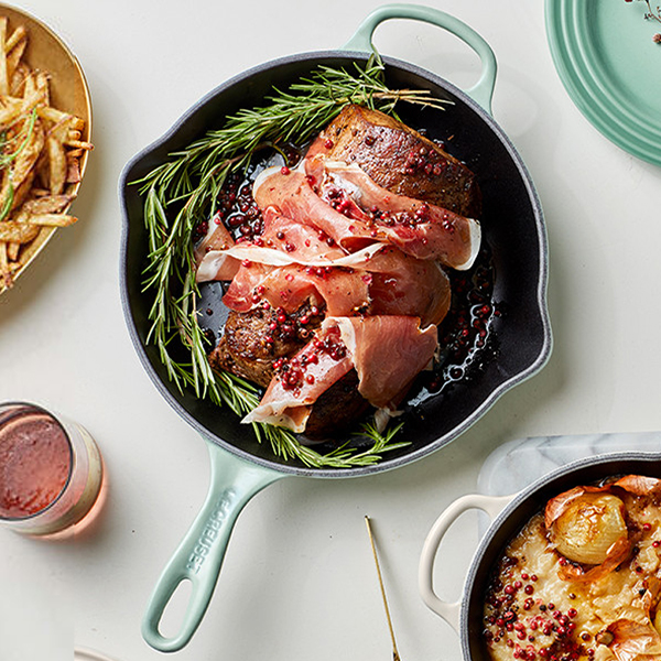 Filet de Bœuf Enrobé de Jambon de Parme avec Purée d’Oignons