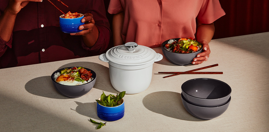 https://www.lecreuset.ca/on/demandware.static/-/Sites-LeCreuset_CA-Library/default/dw2ff53798/images/2023/rice-pot-uses/hero-img.jpg