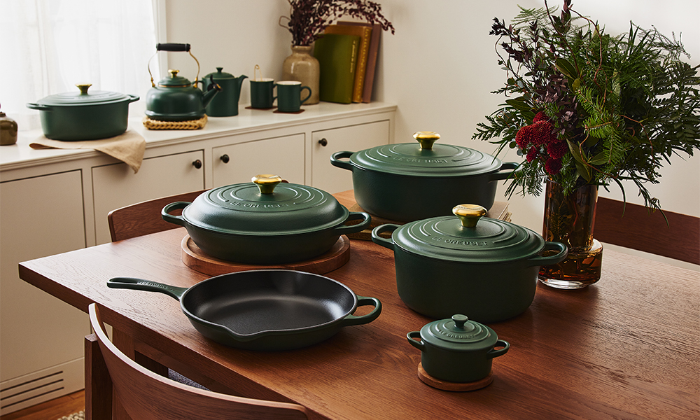 Forêt cookware collection displayed in a dining room