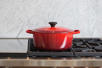 8 Essential Dutch Oven Cooking Techniques - Le Creuset