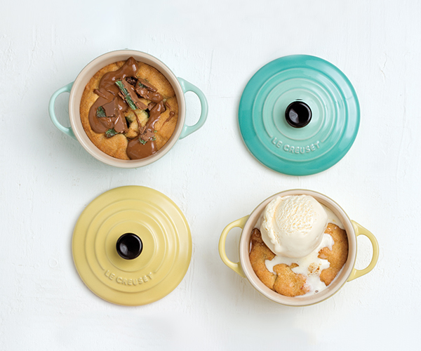 Biscuits en mini-cocotte avec crème glacée