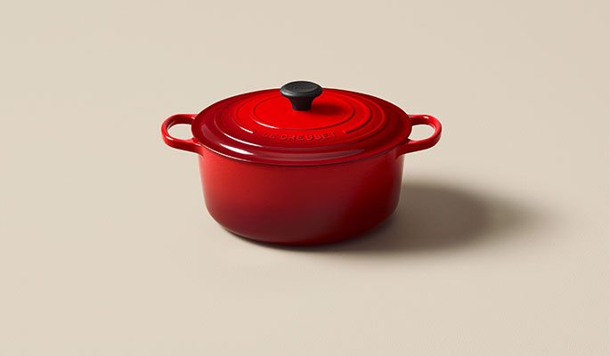 https://www.lecreuset.ca/on/demandware.static/-/Sites-LeCreuset_CA-Library/default/dw6c81afe0/images/2021/6-cast-iron-gifting-essentials/french-oven-wide.jpg