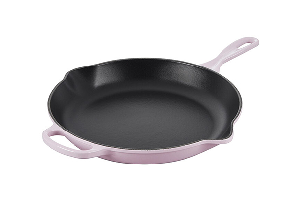 Iron hanlde skillet