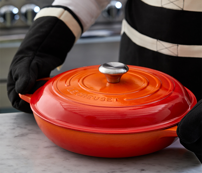 How does a Dutch Oven work?