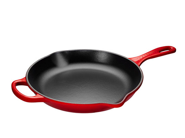 THE 26 CM IRON HANDLE SKILLET