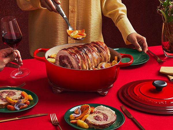 Rôti de porc farci avec légumes d’hiver et canneberges