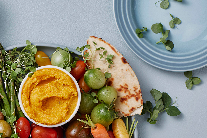Houmous aux carottes rôties et aux noix de Macadamia