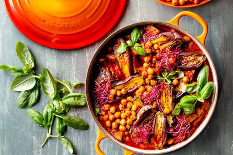 Quinoa Aubergine Vegetalien Pois Chiches Et Tomates A La Mijoteuse Le Creuset Canada Official Site