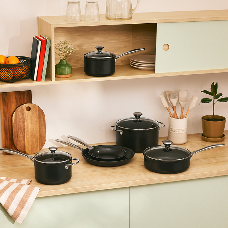 10-Piece Toughened Nonstick Pro Cookware Set 10-Piece Toughened Nonstick Pro Cookware Set