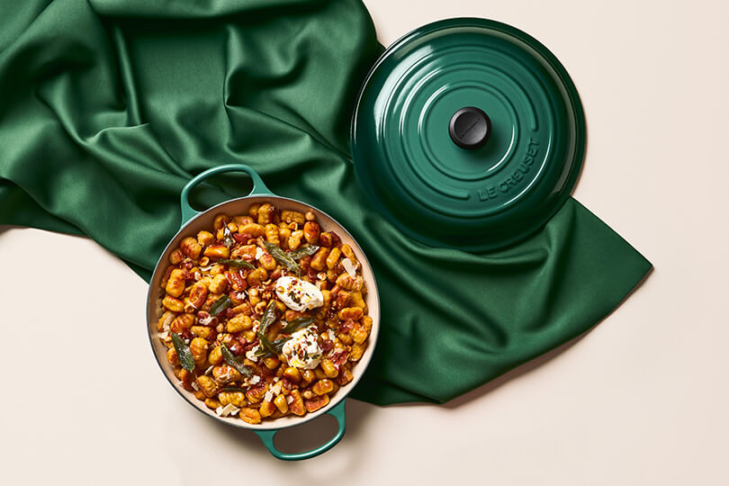 Gnocchis à la courge et au ricotta avec sauge croustillante, noisettes et bacon